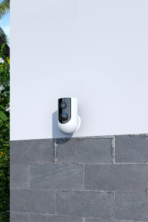 <h2>Smart Outdoor<br/>Camera on Battery</h2>